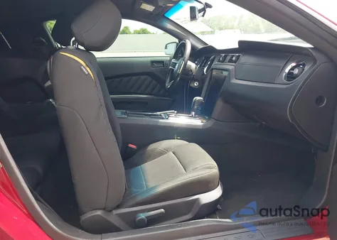 2014 Ford Mustang V6 z USA, uszkodzony, nr VIN 1ZVBP8AM0E5278005